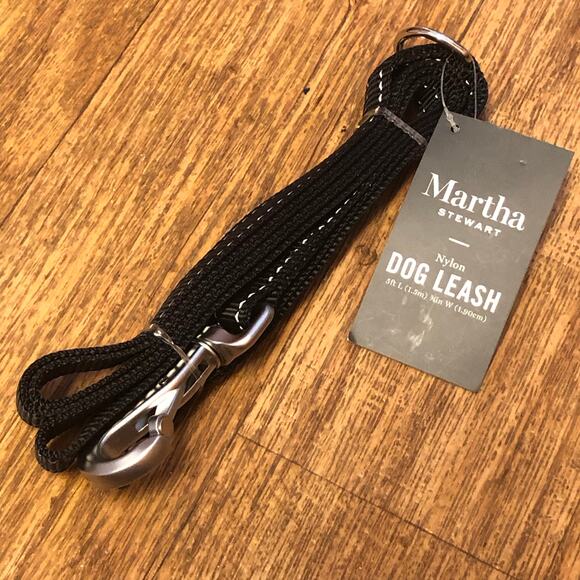 Martha Stewart Black and Silver Nylon Dog Leash - Picture 2 of 8